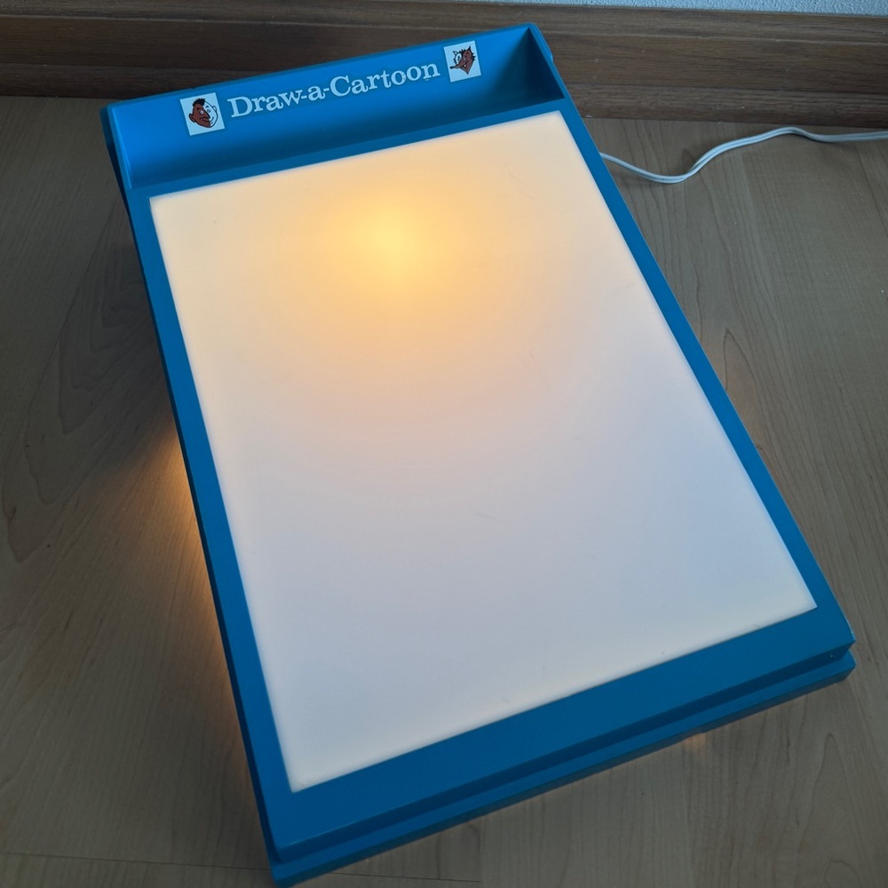 Vintage Lakeside Draw-A-Cartoon Lighted Drawing Board (15w bulb not included)
